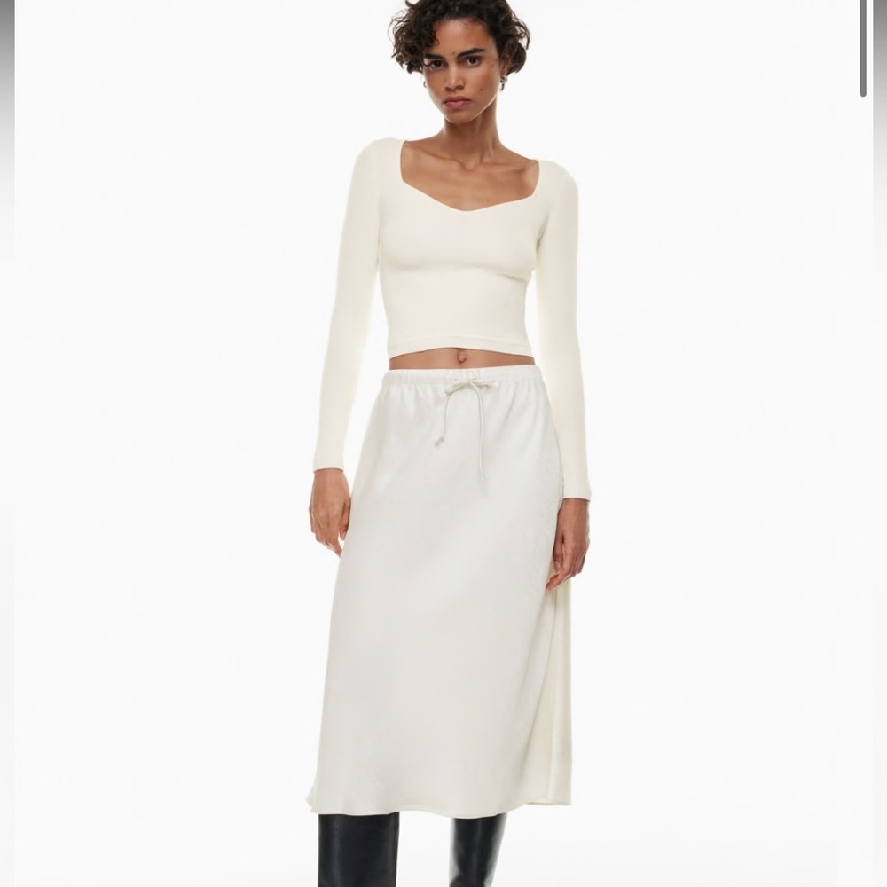 Aritzia Wilfred White Sweater